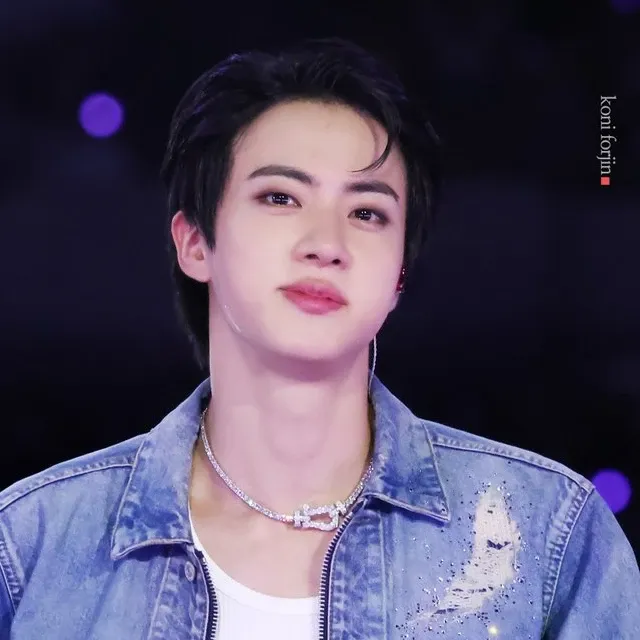진 (방탄소년단)의 최신 사진