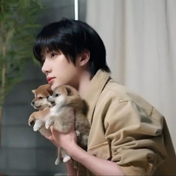 杋圭 (TOMORROW X TOGETHER)的最新照片