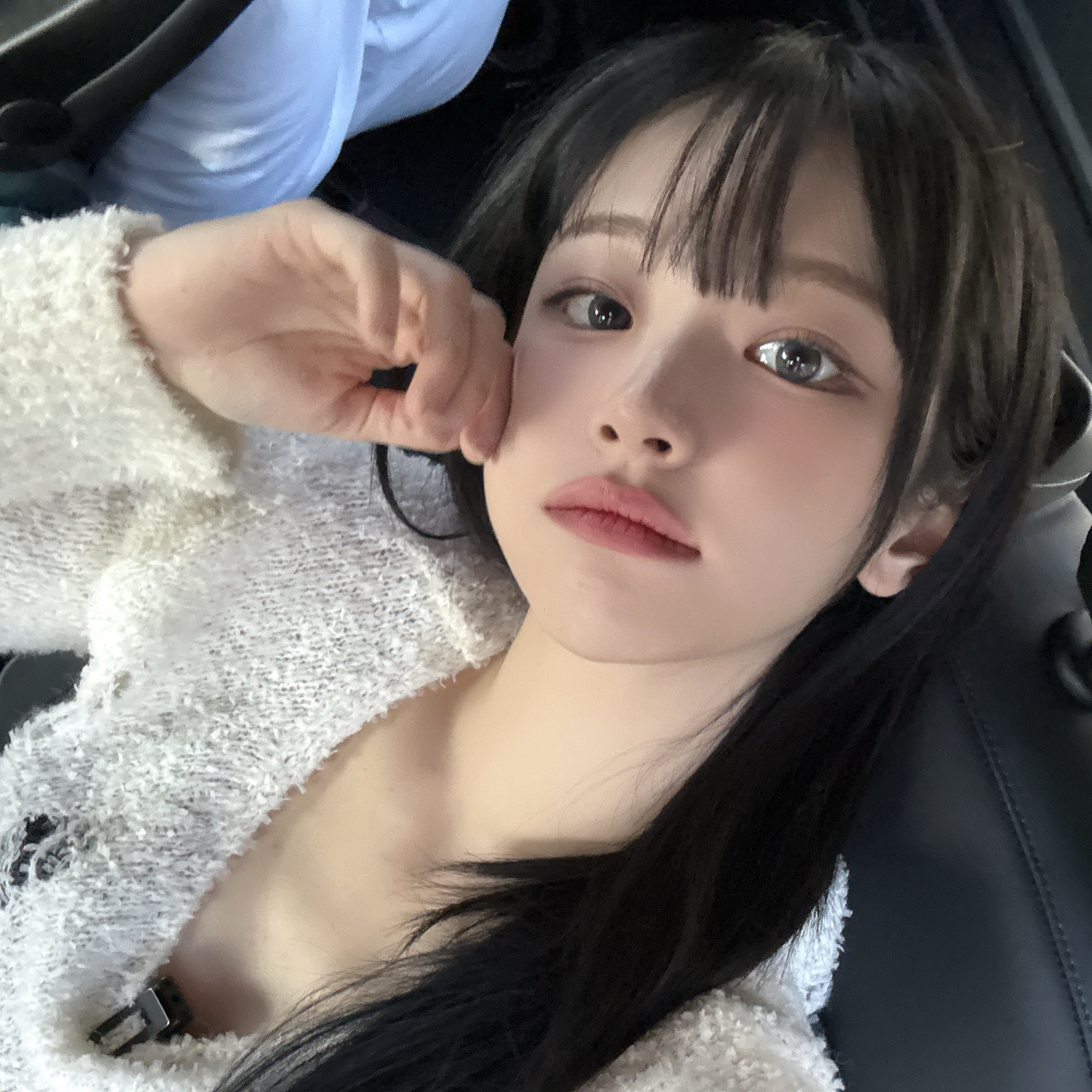 Behind-the-scenes cut of Chodan (QWER)