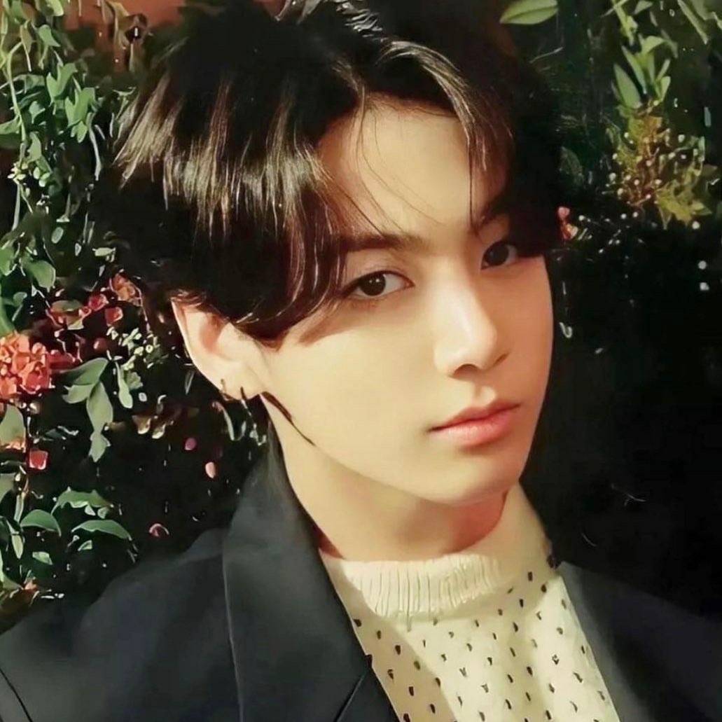 Foto aktivitas terbaru Jungkook (BTS)