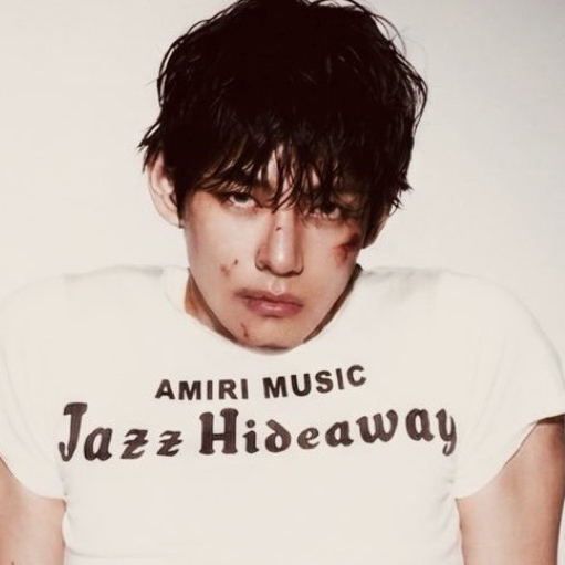 뷔 (방탄소년단) 최근 활동샷