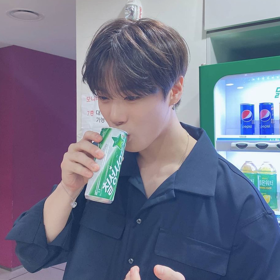 Behind-the-scenes cut of Moonbin (ASTRO)