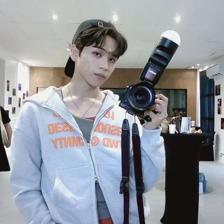 A moment captured by Vinci (HORI7ON)'s fan