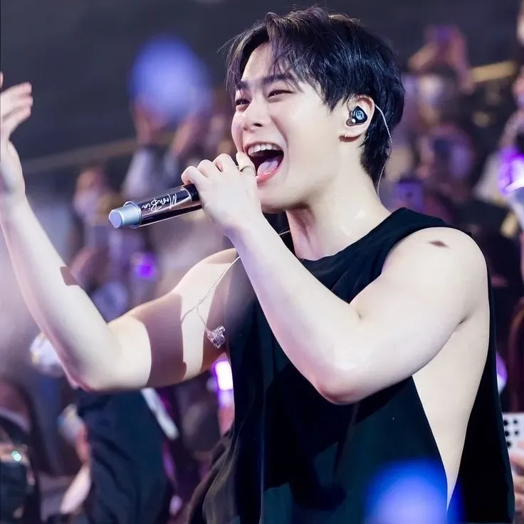 아스트로 최근 활동샷