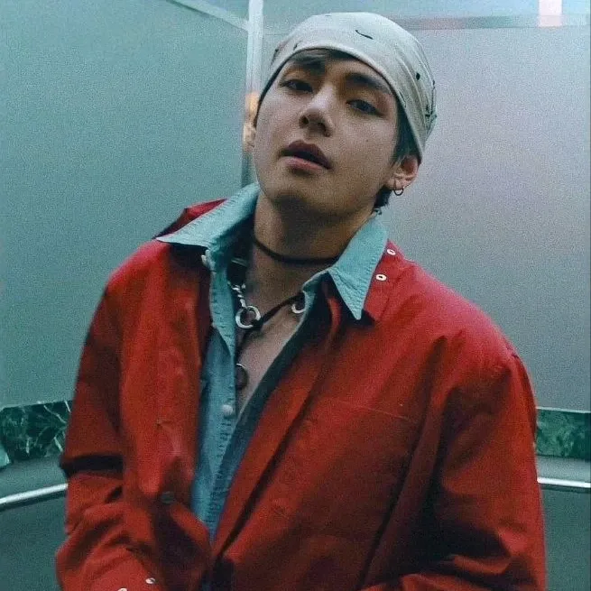 Foto terbaru V (BTS)