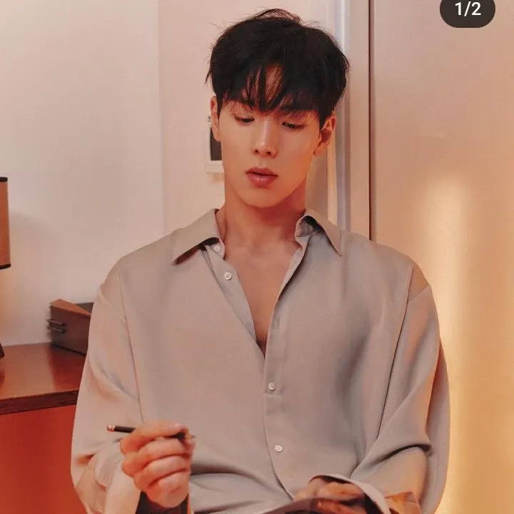 A moment captured by Shownu (MONSTA X)'s fan