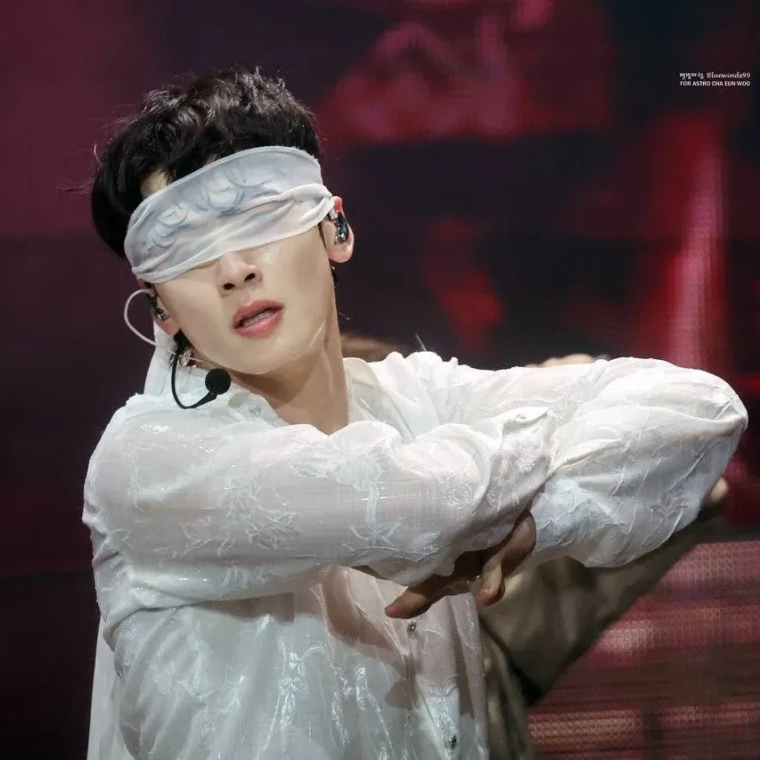 A moment captured by Eunwoo (ASTRO)'s fan