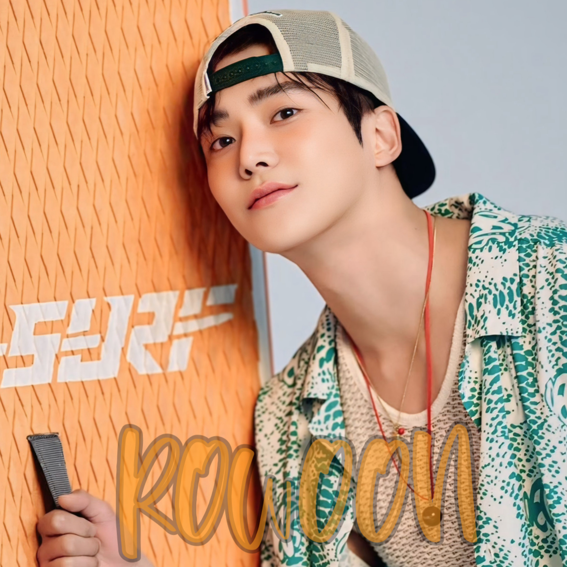 로운의 최신 사진