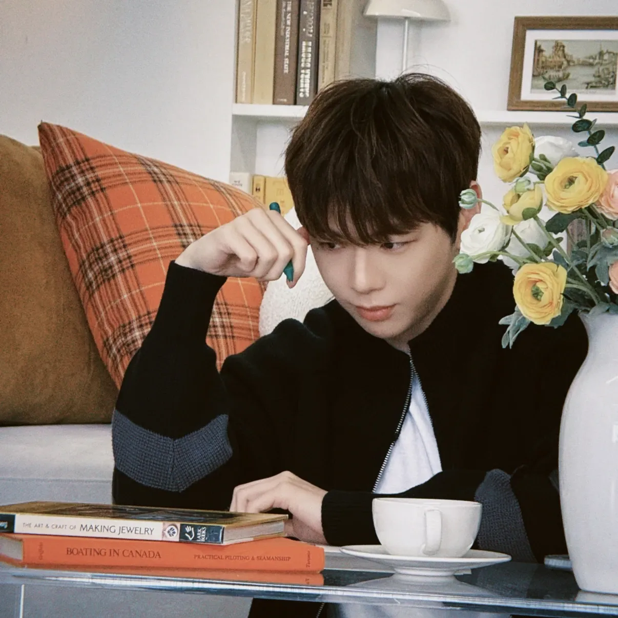 강다니엘 최근 활동샷