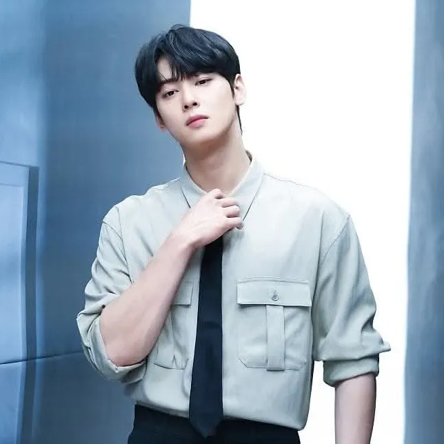 Latest photo of Eunwoo (ASTRO)