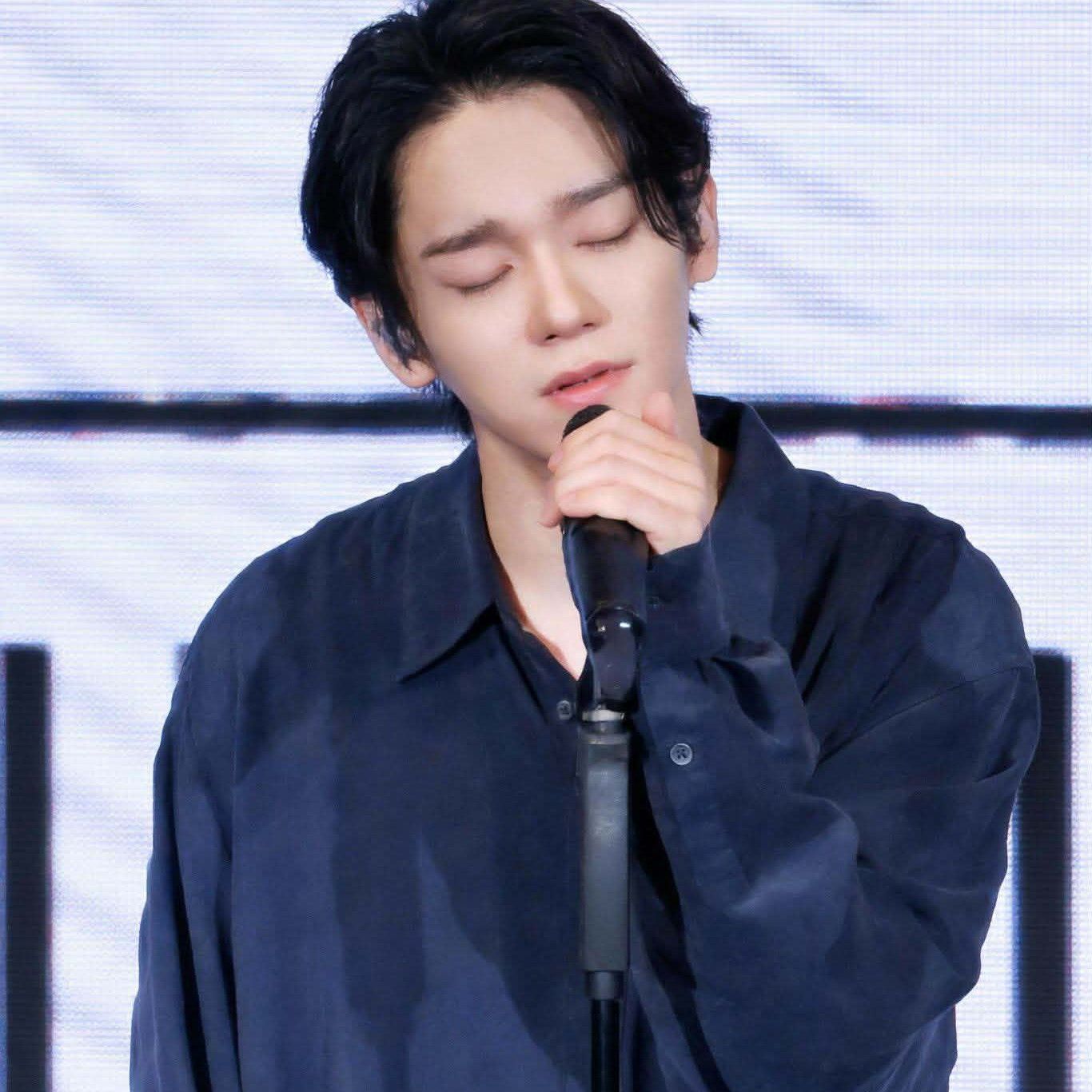 Behind-the-scenes cut of EXO