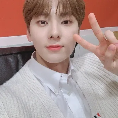 Recent activity shot of Hwang Minhyun