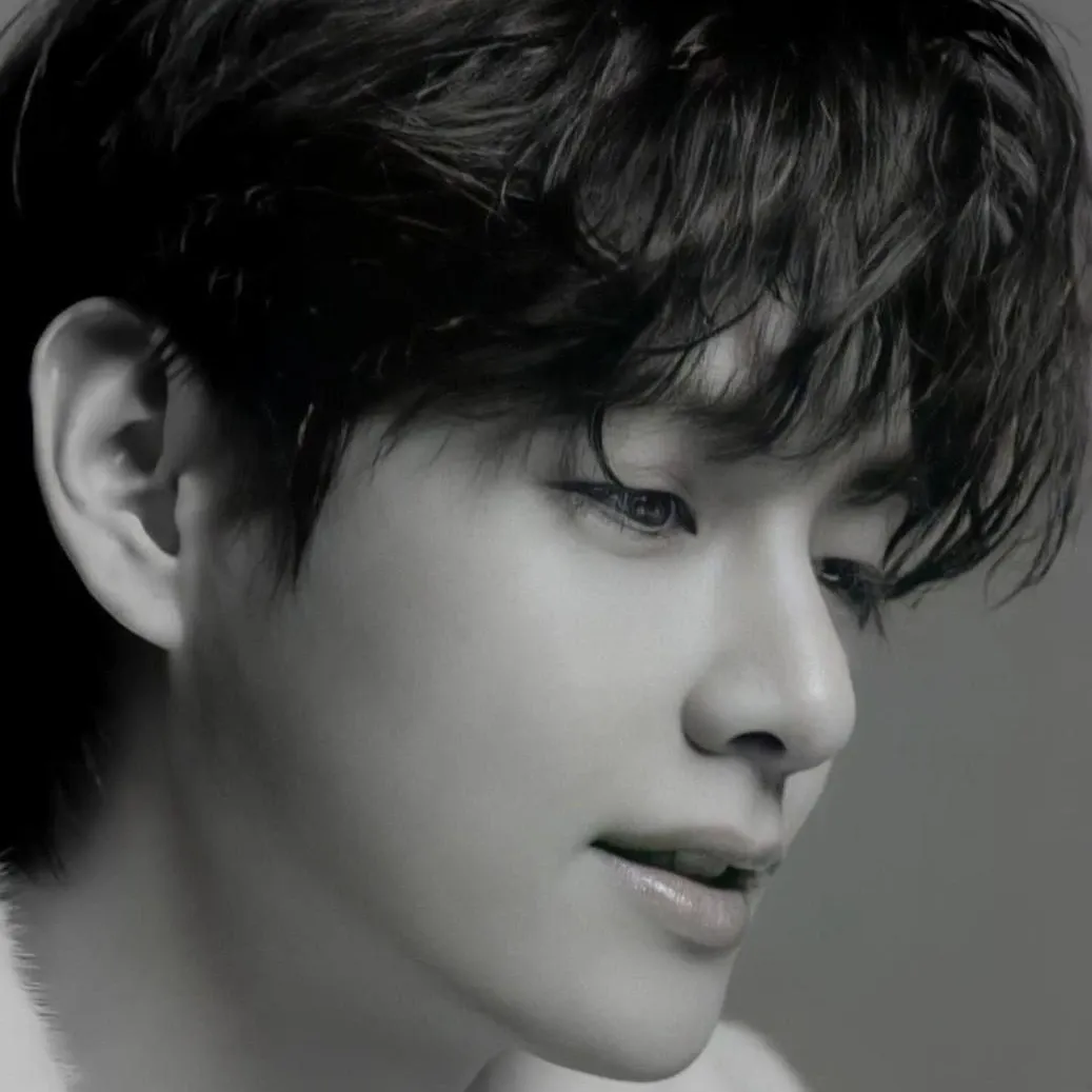 Recent activity shot of V (BTS)