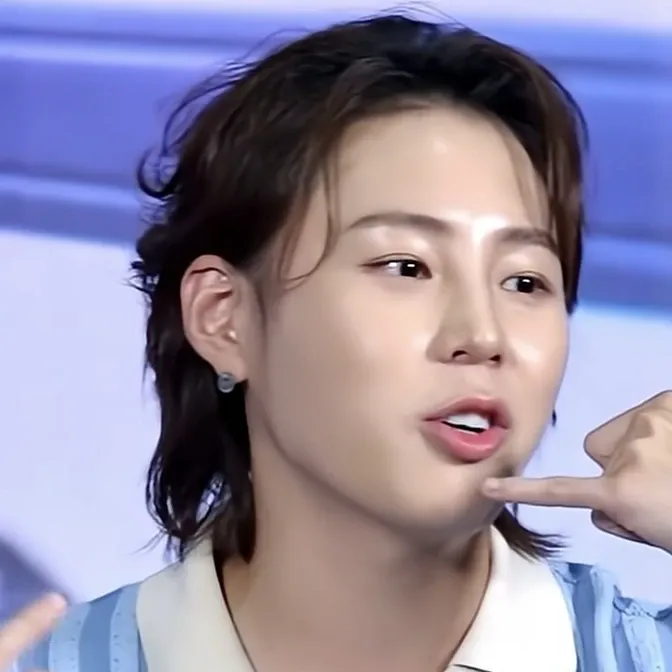 Recent activity shot of Ha Sungwoon