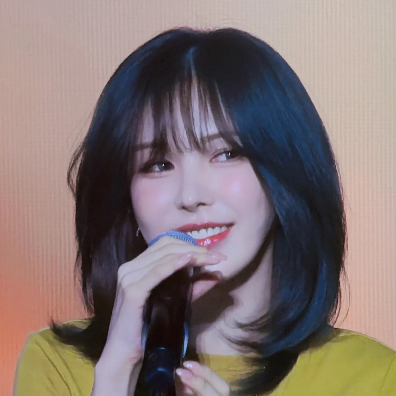 Behind-the-scenes cut of Wendy (Red Velvet)