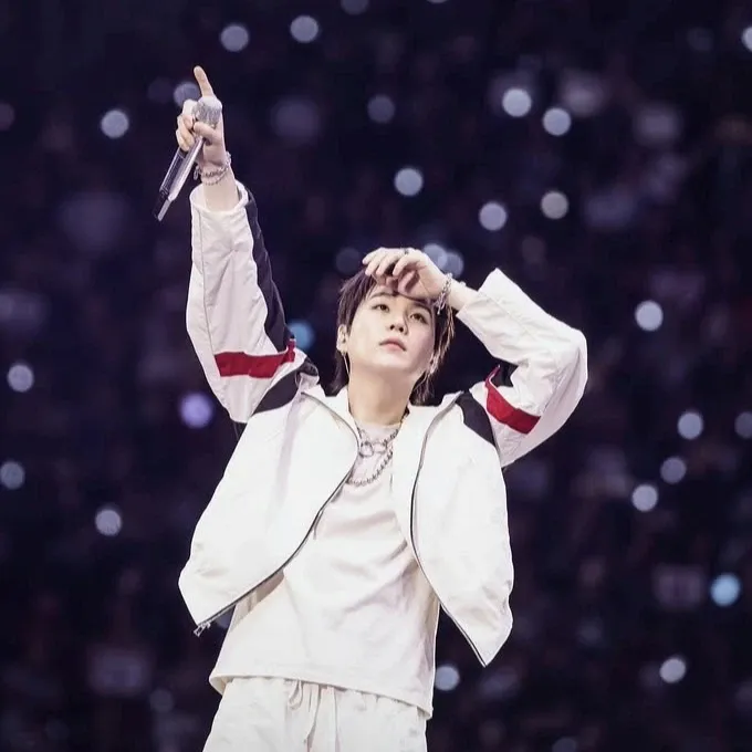Potret di balik layar SUGA (BTS)