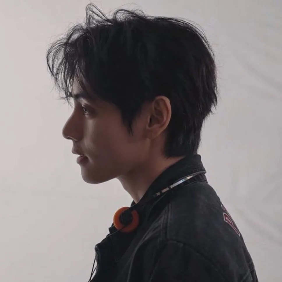 V (BTS)の最新写真