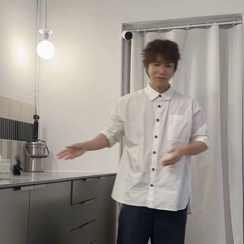 A moment captured by Wow (A.C.E)'s fan