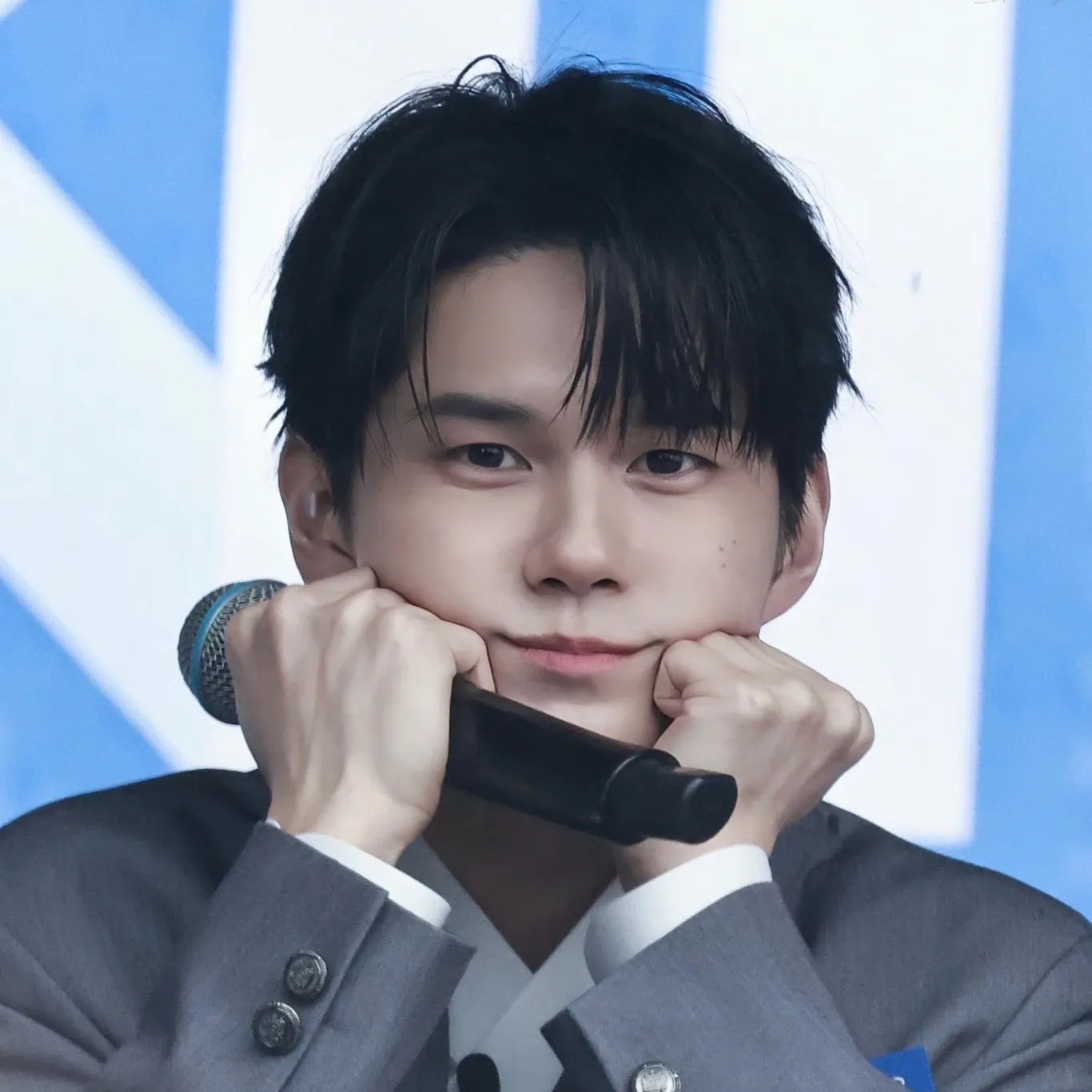 옹성우 최근 활동샷
