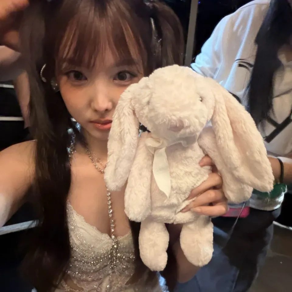Latest photo of Nayeon (TWICE)