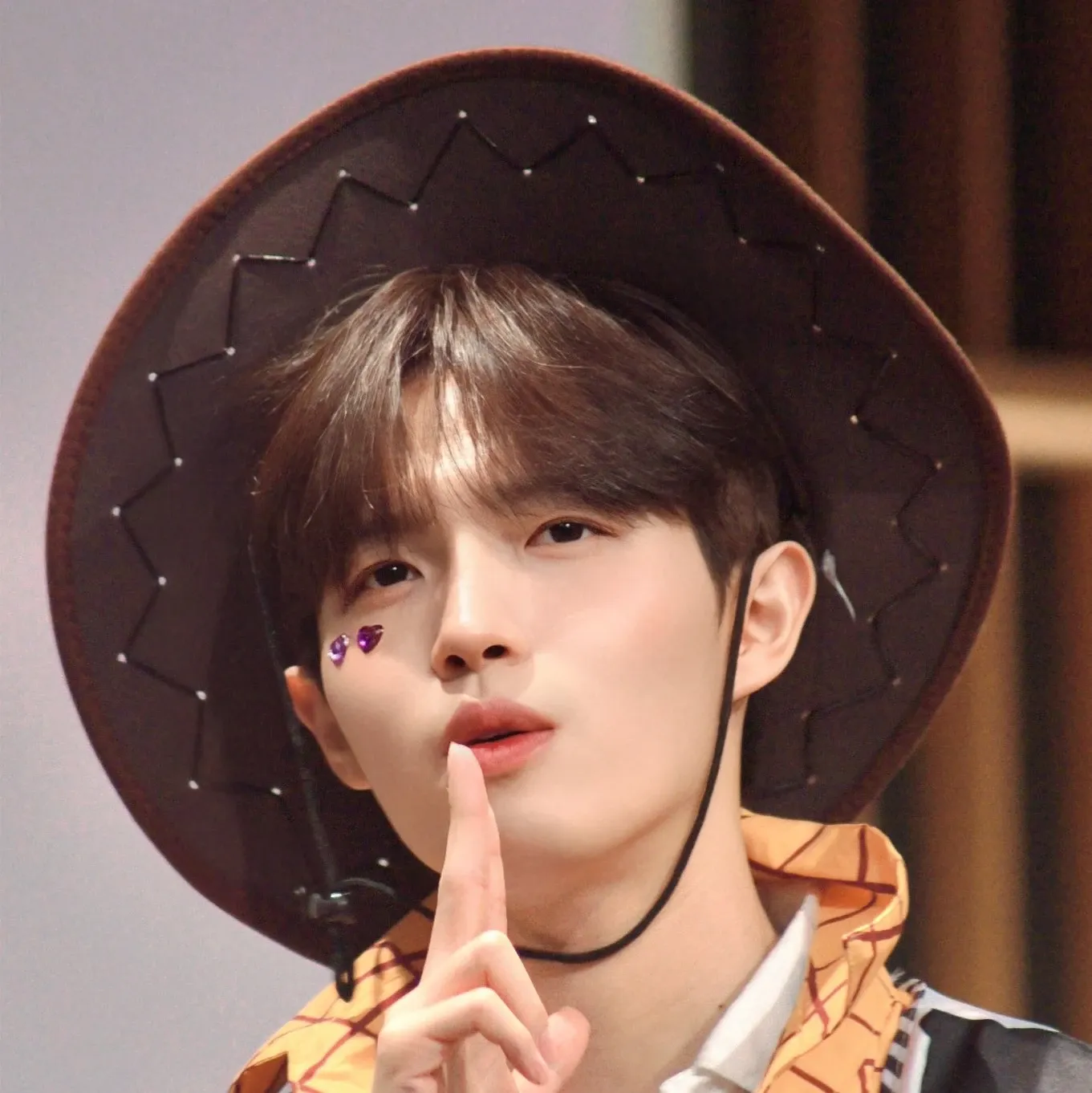 Behind-the-scenes cut of Kim Jaehwan