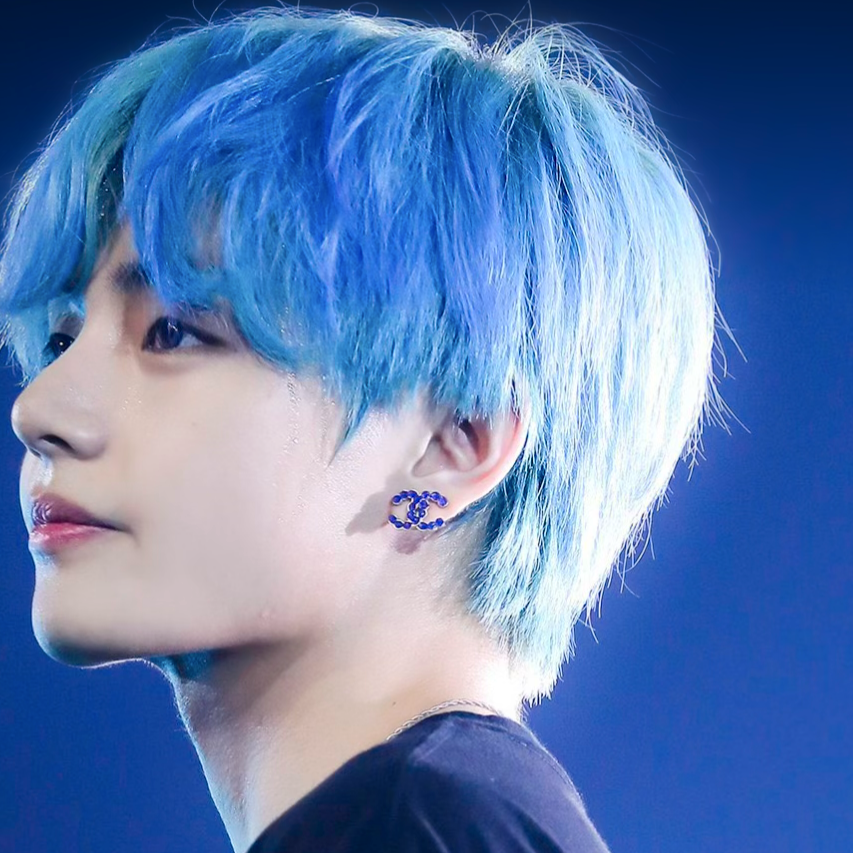 A moment captured by V (BTS)'s fan