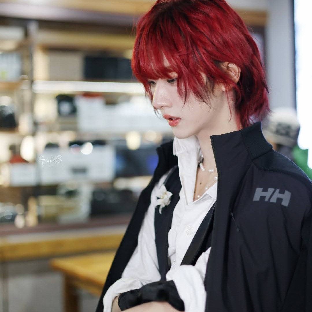 A moment captured by Hu Yetao (NexT1DE)'s fan