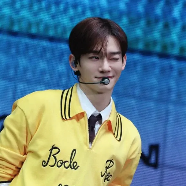 A moment captured by Chen (EXO)'s fan