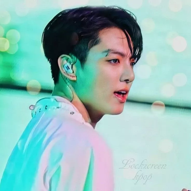 Foto aktivitas terbaru Jungkook (BTS)