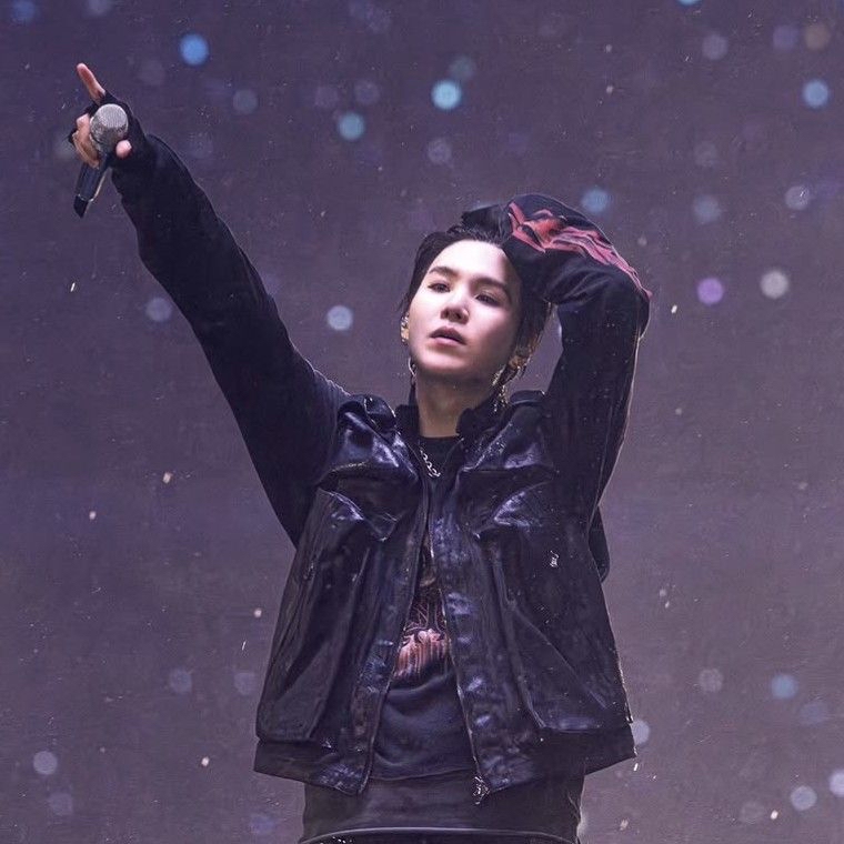 Latest photo of SUGA (BTS)