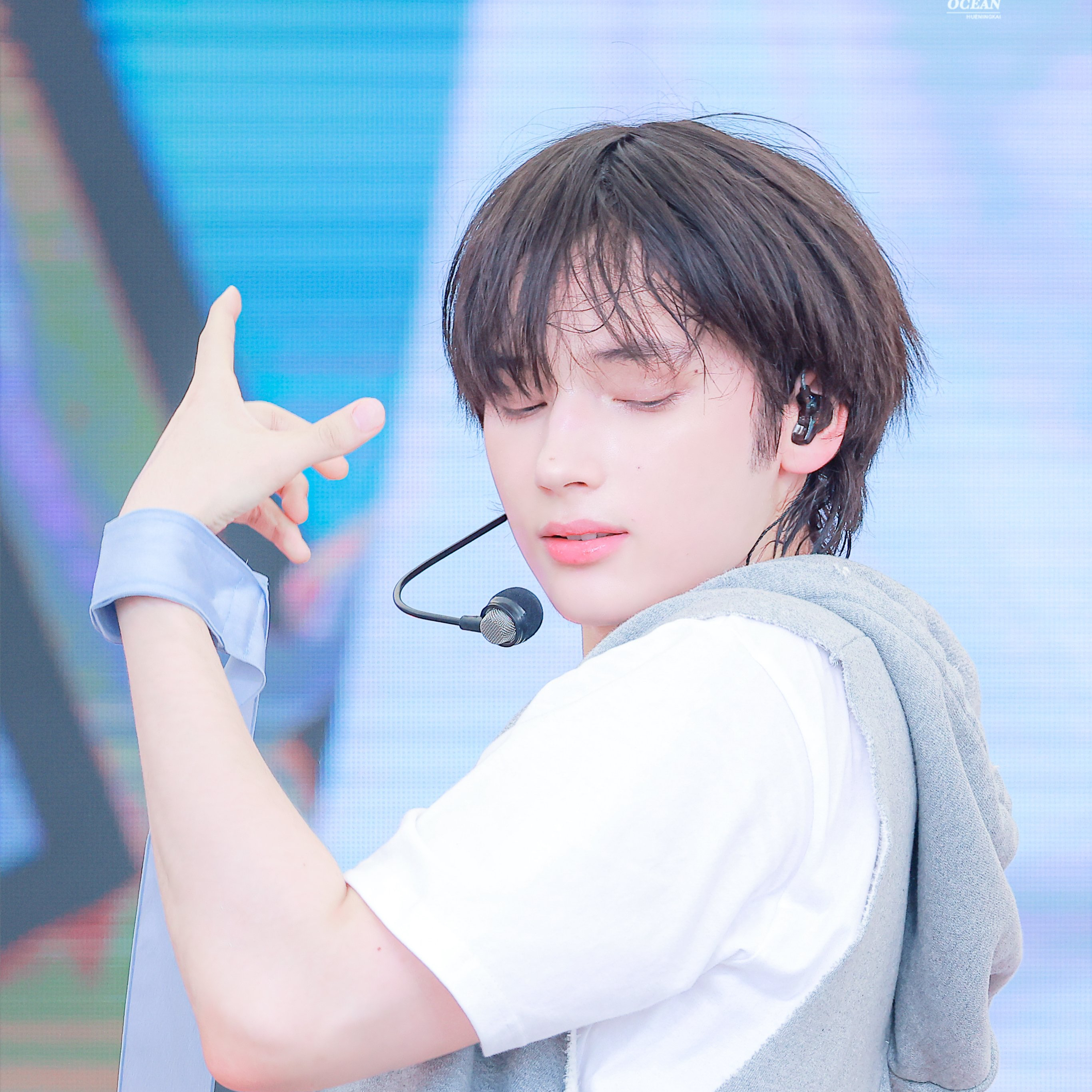 투모로우바이투게더의 비하인드 컷