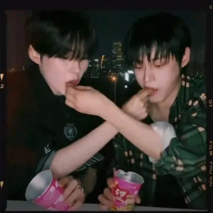 Latest photo of Kim Jiwoong (ZEROBASEONE)