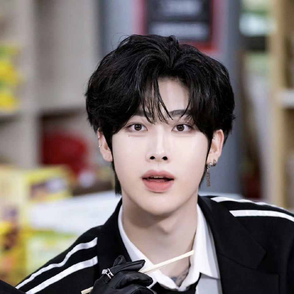 Recent activity shot of Ricky (ZEROBASEONE)