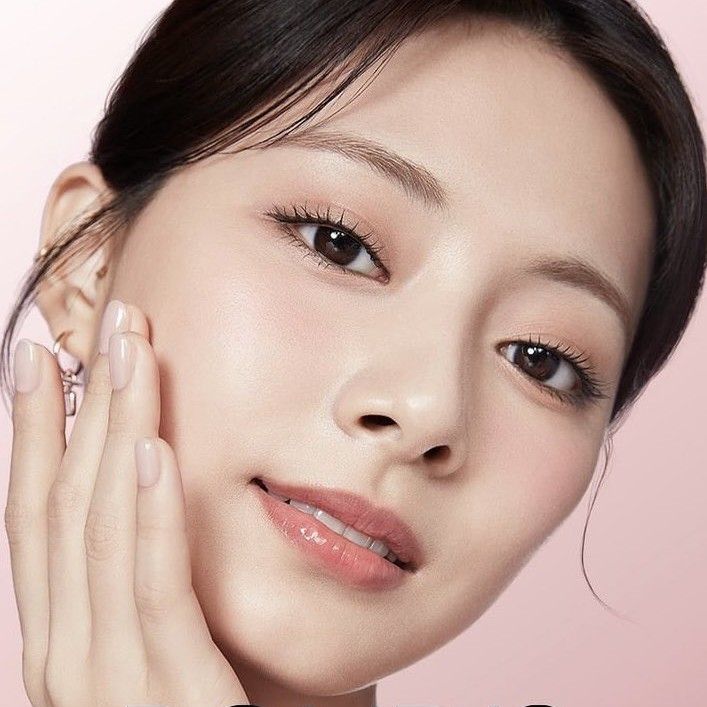 Foto terbaru Tzuyu (TWICE)