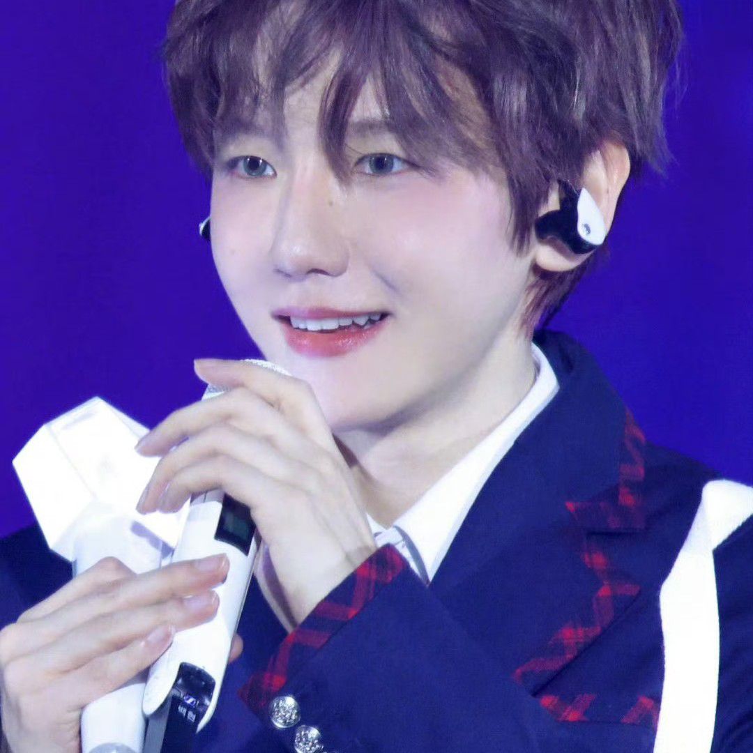 伯賢 (EXO)粉絲拍下的瞬間