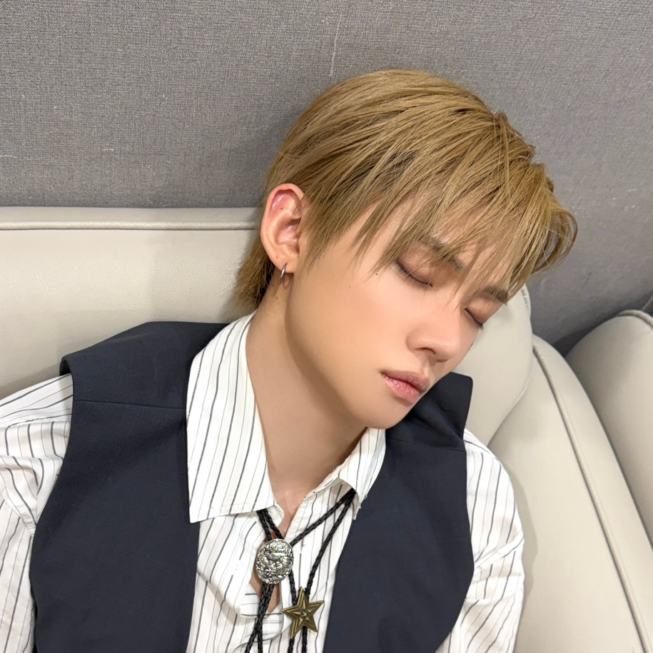 Foto aktivitas terbaru Yeonjun (TOMORROW X TOGETHER)