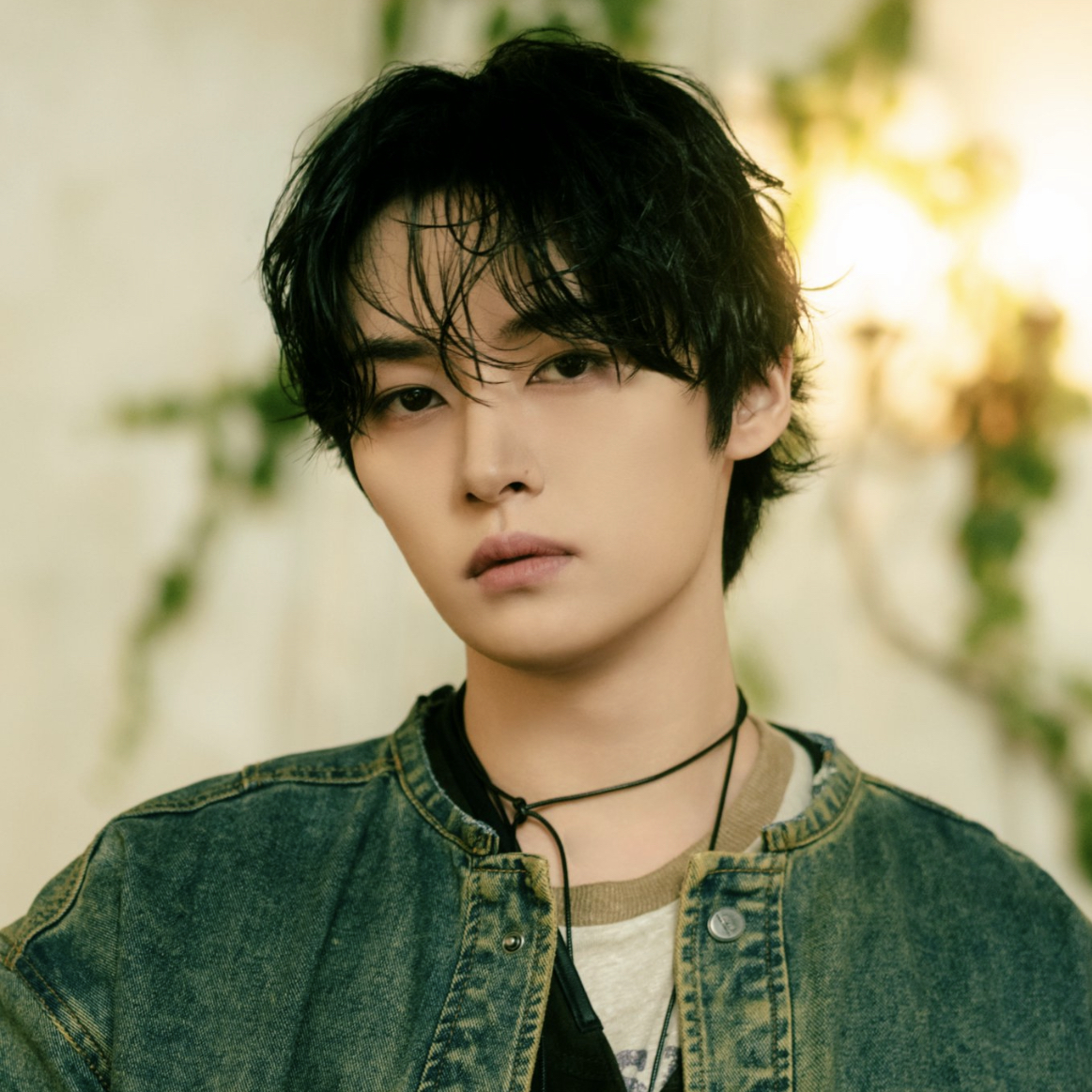 Latest photo of Lee Know (Stray Kids)