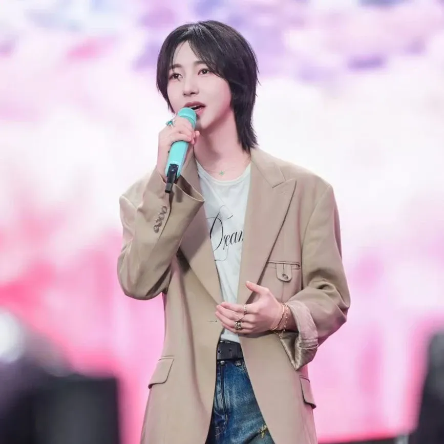 A moment captured by Renjun (NCT DREAM)'s fan
