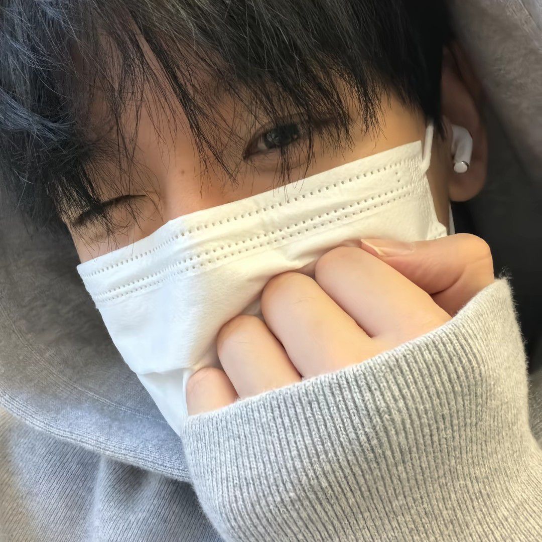 Behind-the-scenes cut of EXO