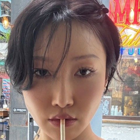 Behind-the-scenes cut of Hwasa (MAMAMOO)