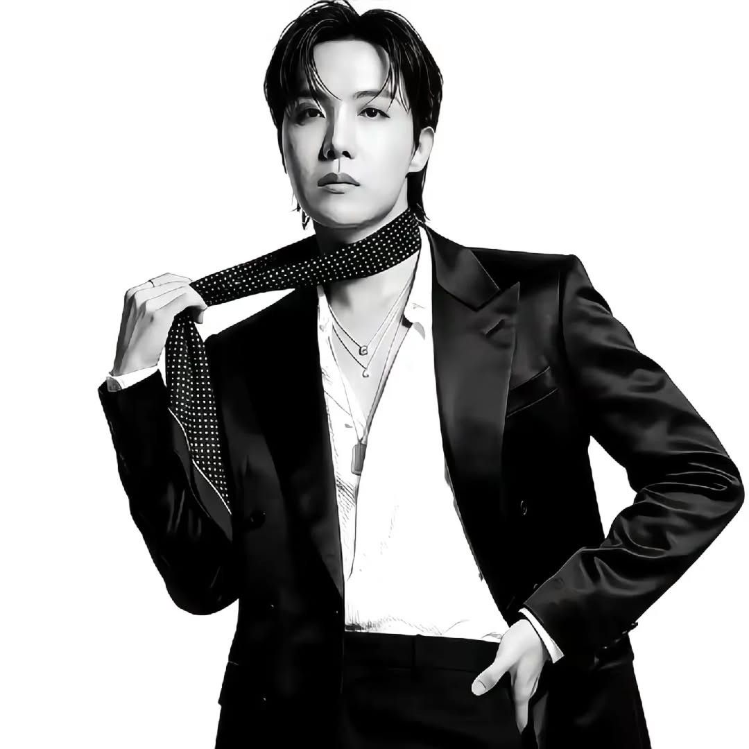 Foto terbaru j-hope (BTS)