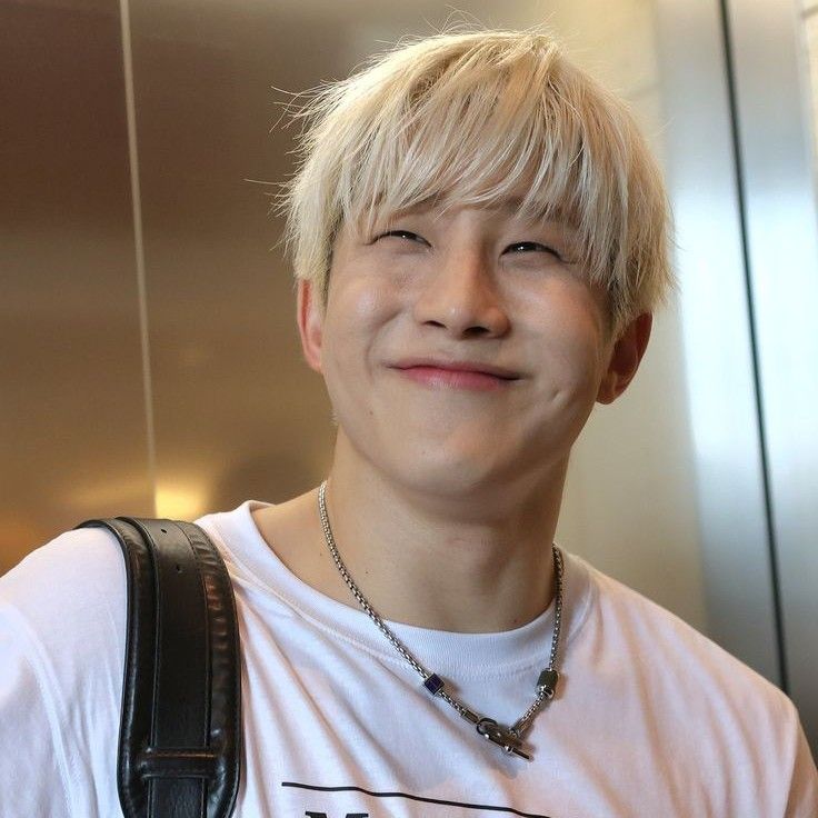 A moment captured by Jinjin (ASTRO)'s fan