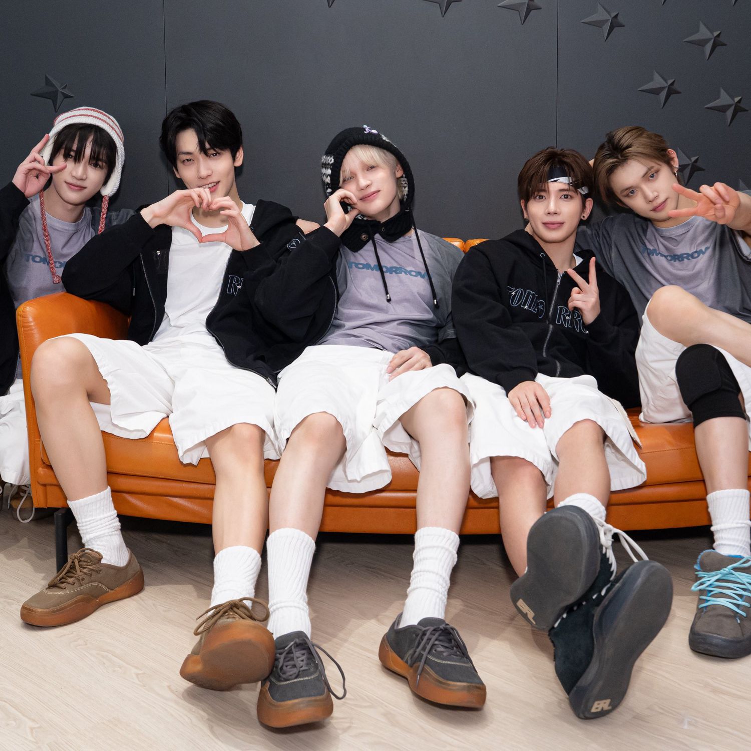 Potret di balik layar TOMORROW X TOGETHER