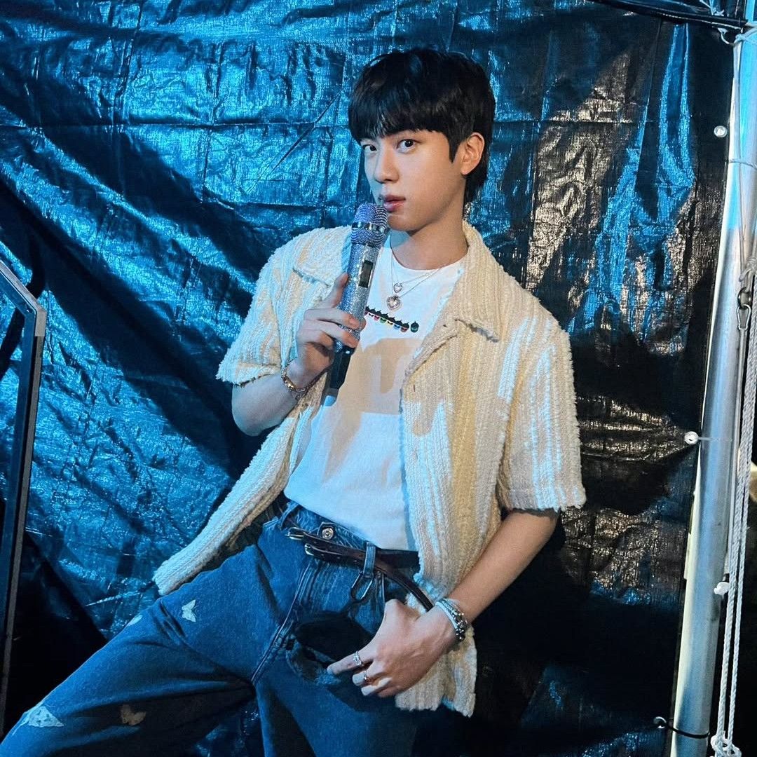 진 (방탄소년단) 최근 활동샷