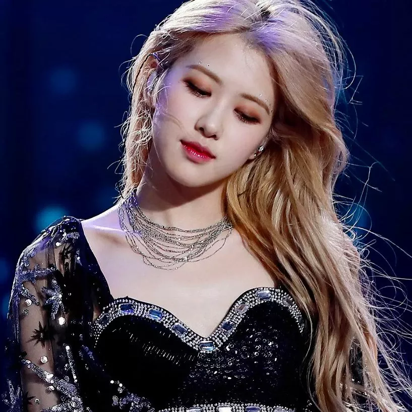 로제 (BLACKPINK)의 최신 사진