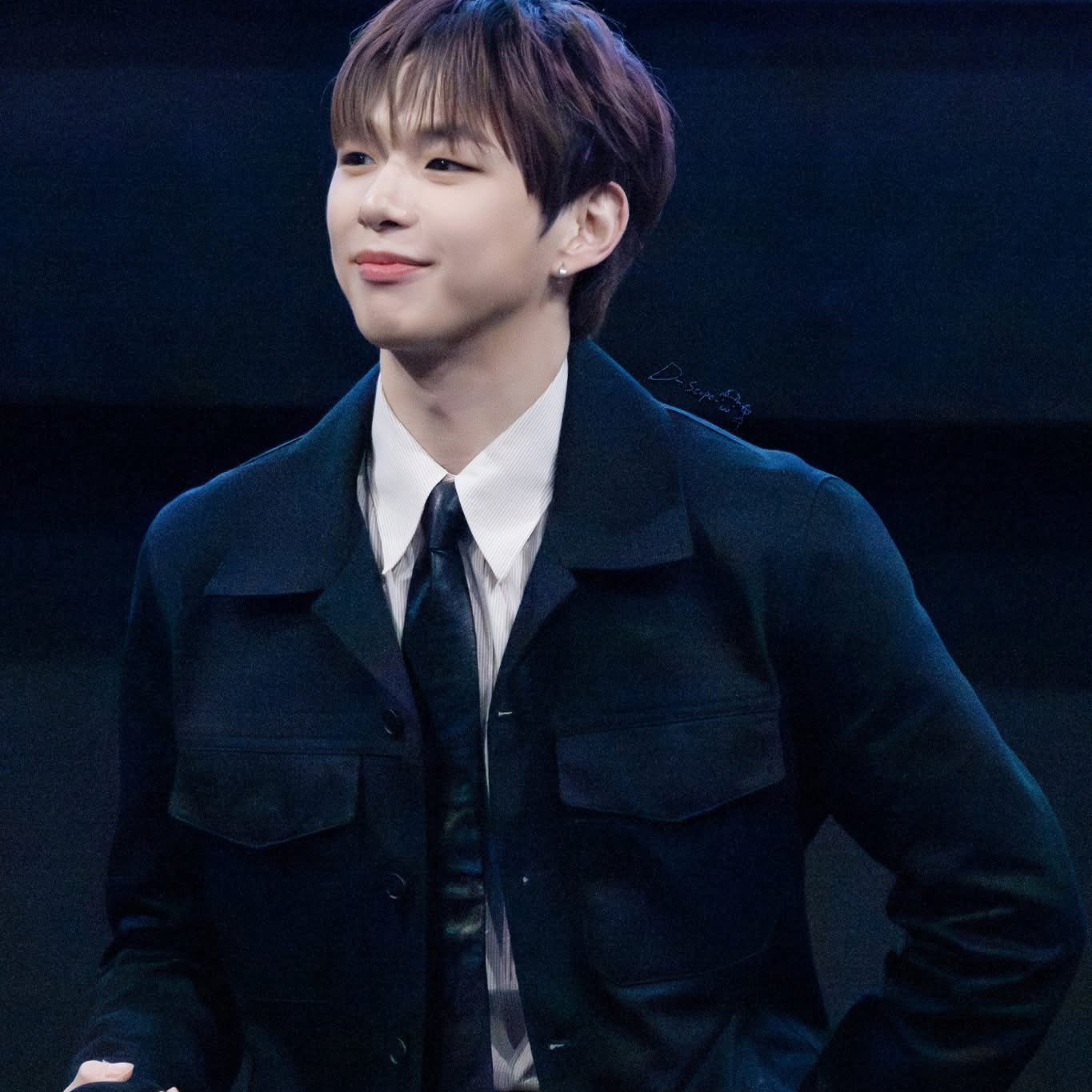 강다니엘 최근 활동샷