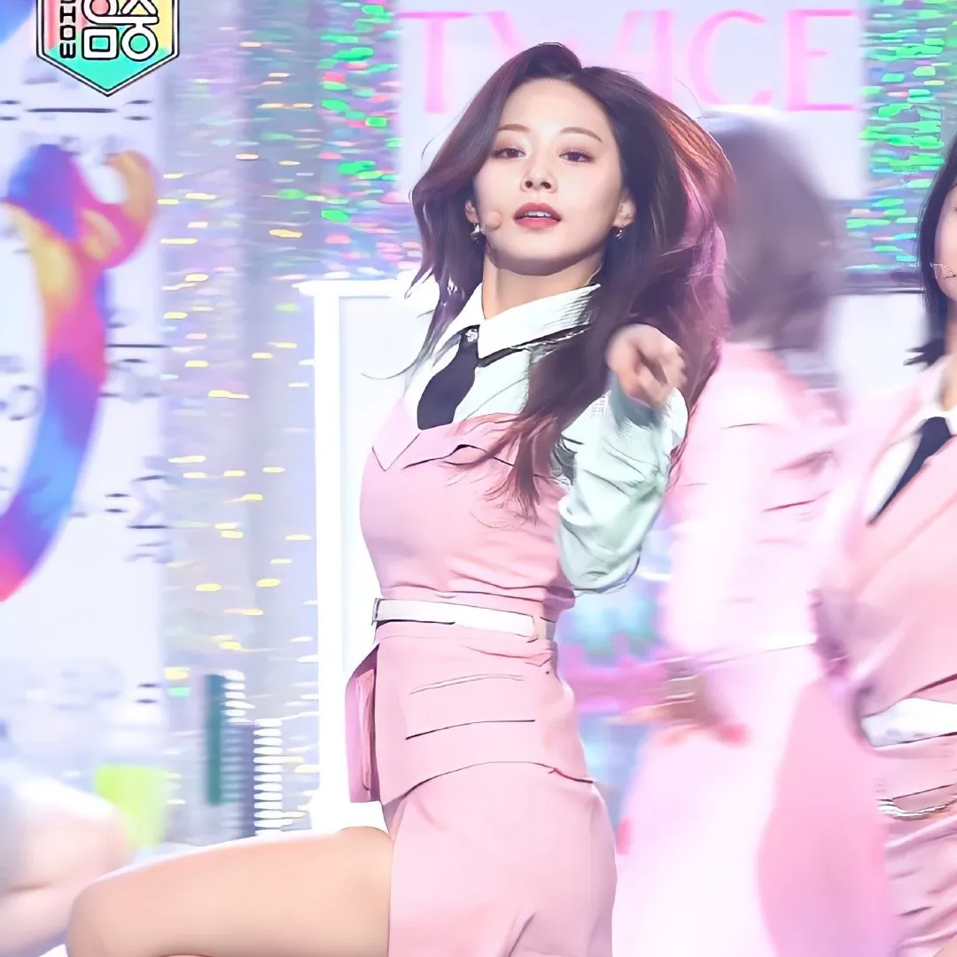 쯔위 (TWICE)의 비하인드 컷