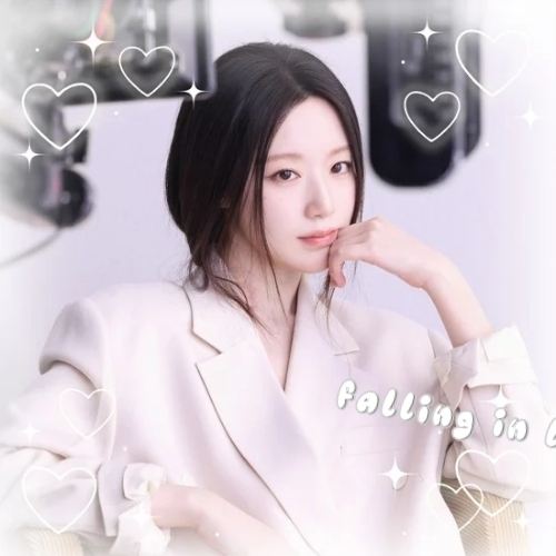 A moment captured by i-dle's fan