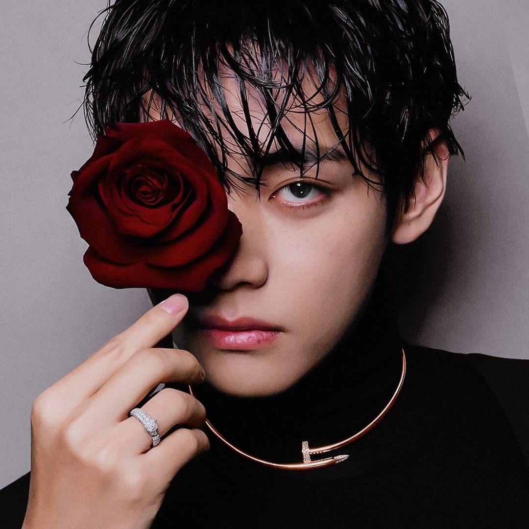 뷔 (방탄소년단) 최근 활동샷