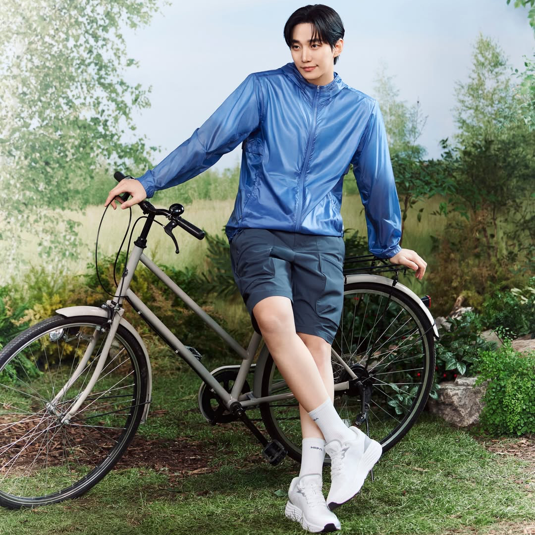 A moment captured by Junho (2PM)'s fan